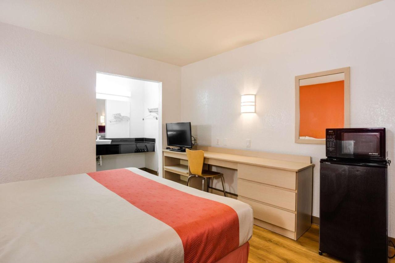 Motel 6-Fayetteville, Ar ภายนอก รูปภาพ