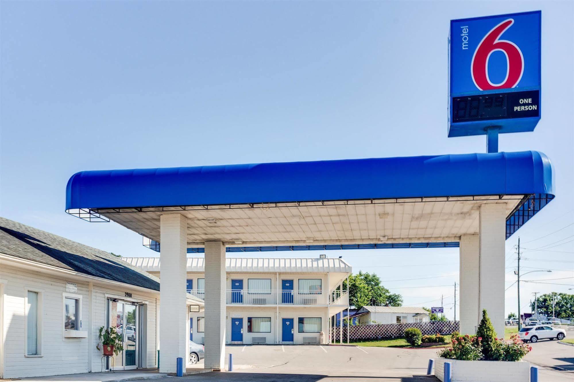 Motel 6-Fayetteville, Ar ภายนอก รูปภาพ