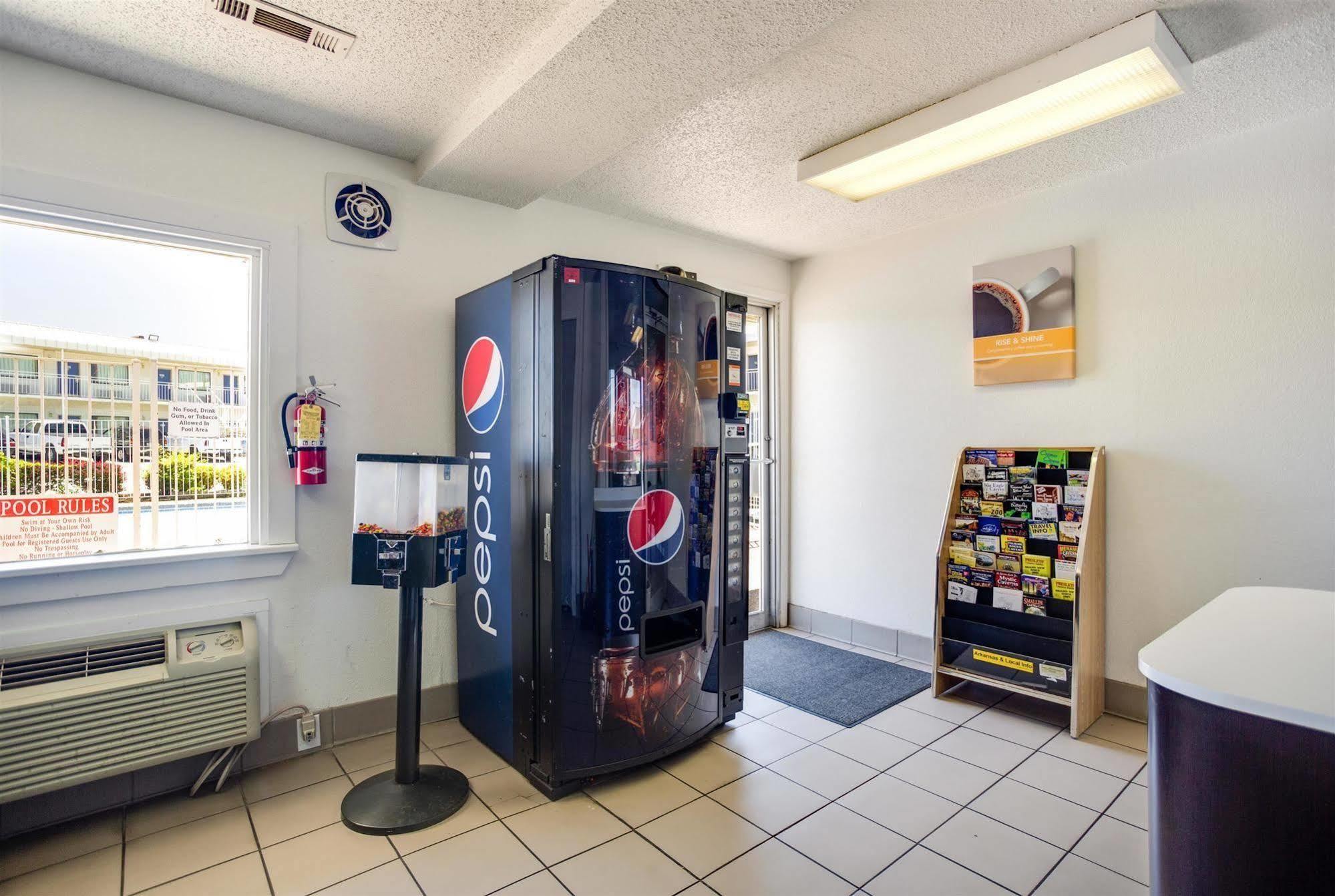 Motel 6-Fayetteville, Ar ภายนอก รูปภาพ