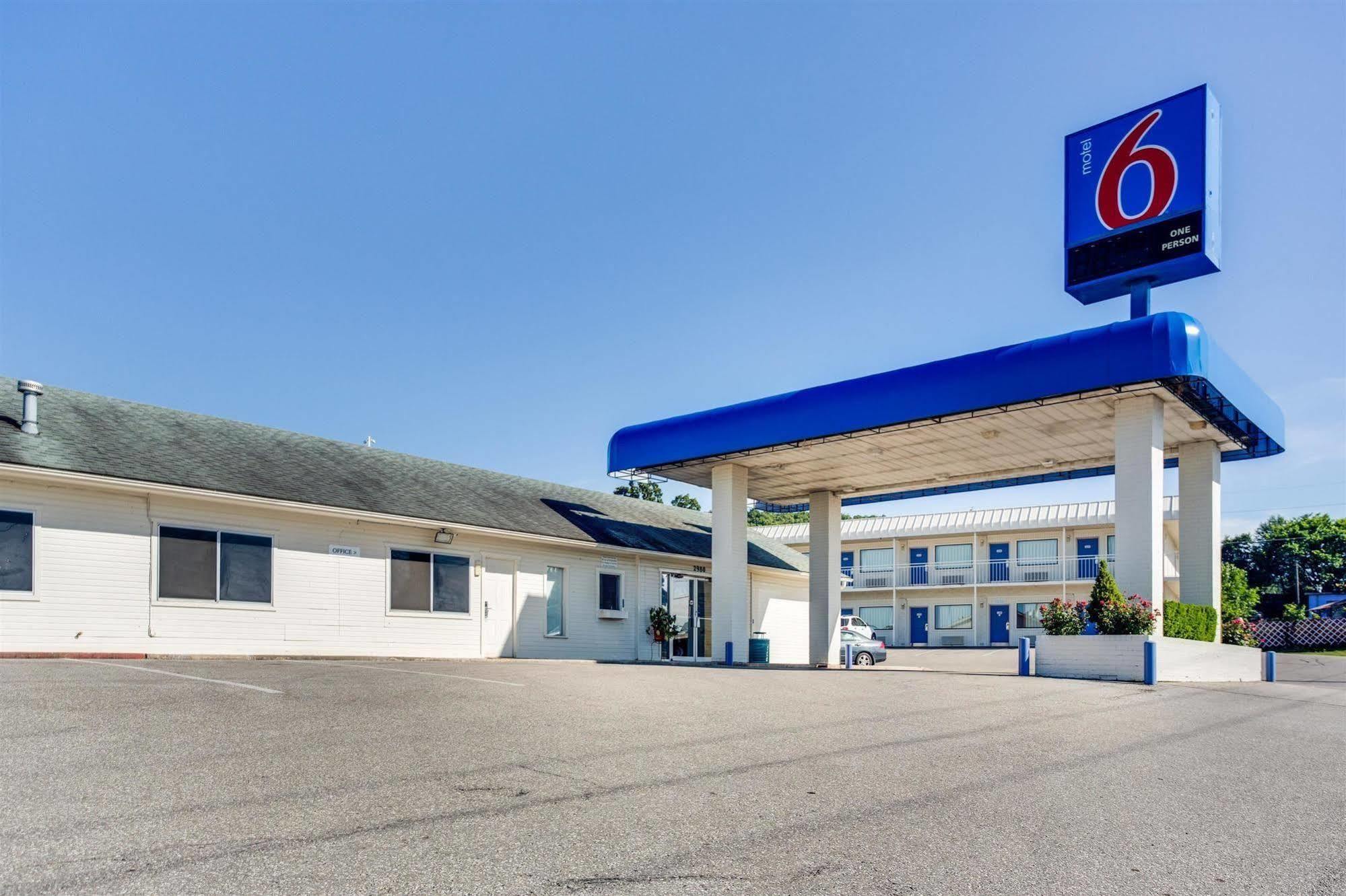Motel 6-Fayetteville, Ar ภายนอก รูปภาพ