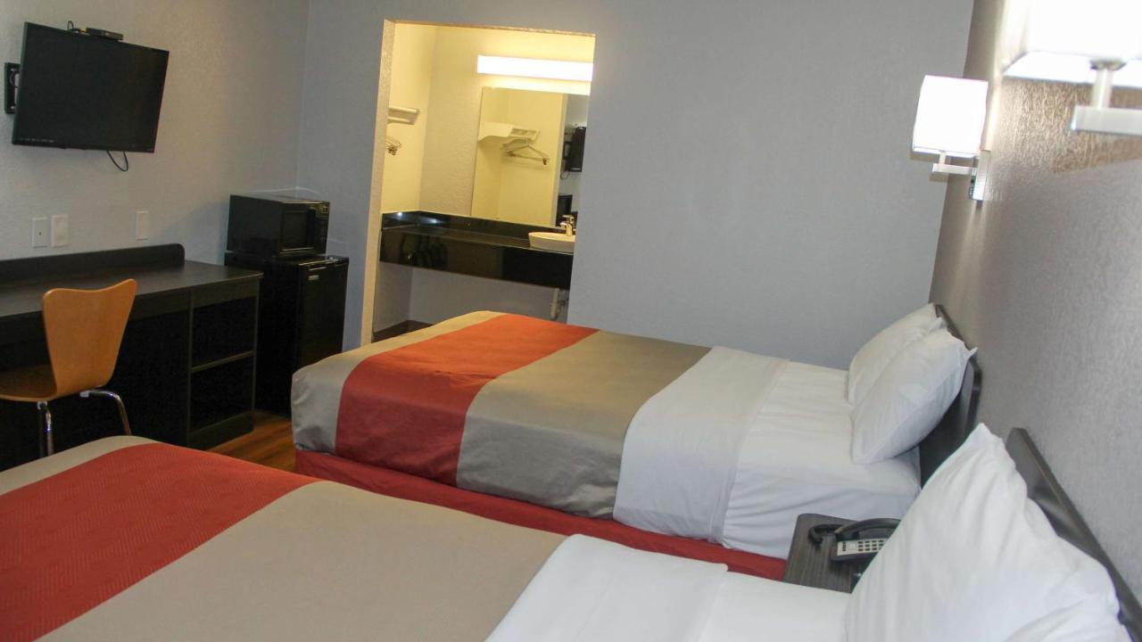 Motel 6-Fayetteville, Ar ภายนอก รูปภาพ