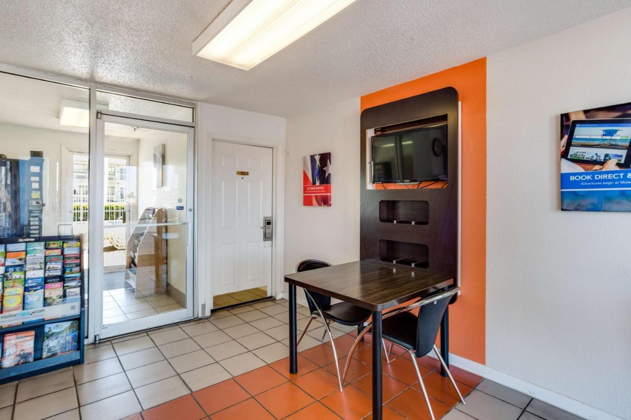 Motel 6-Fayetteville, Ar ภายนอก รูปภาพ